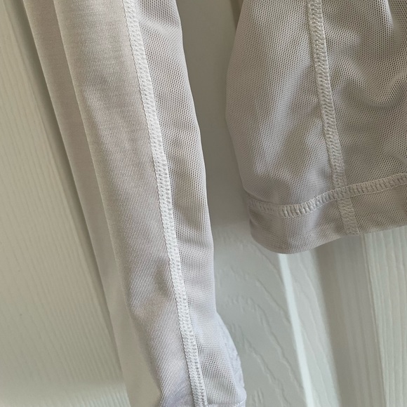 Lululemon Catch Me Air Jacket - Picture 6 of 6